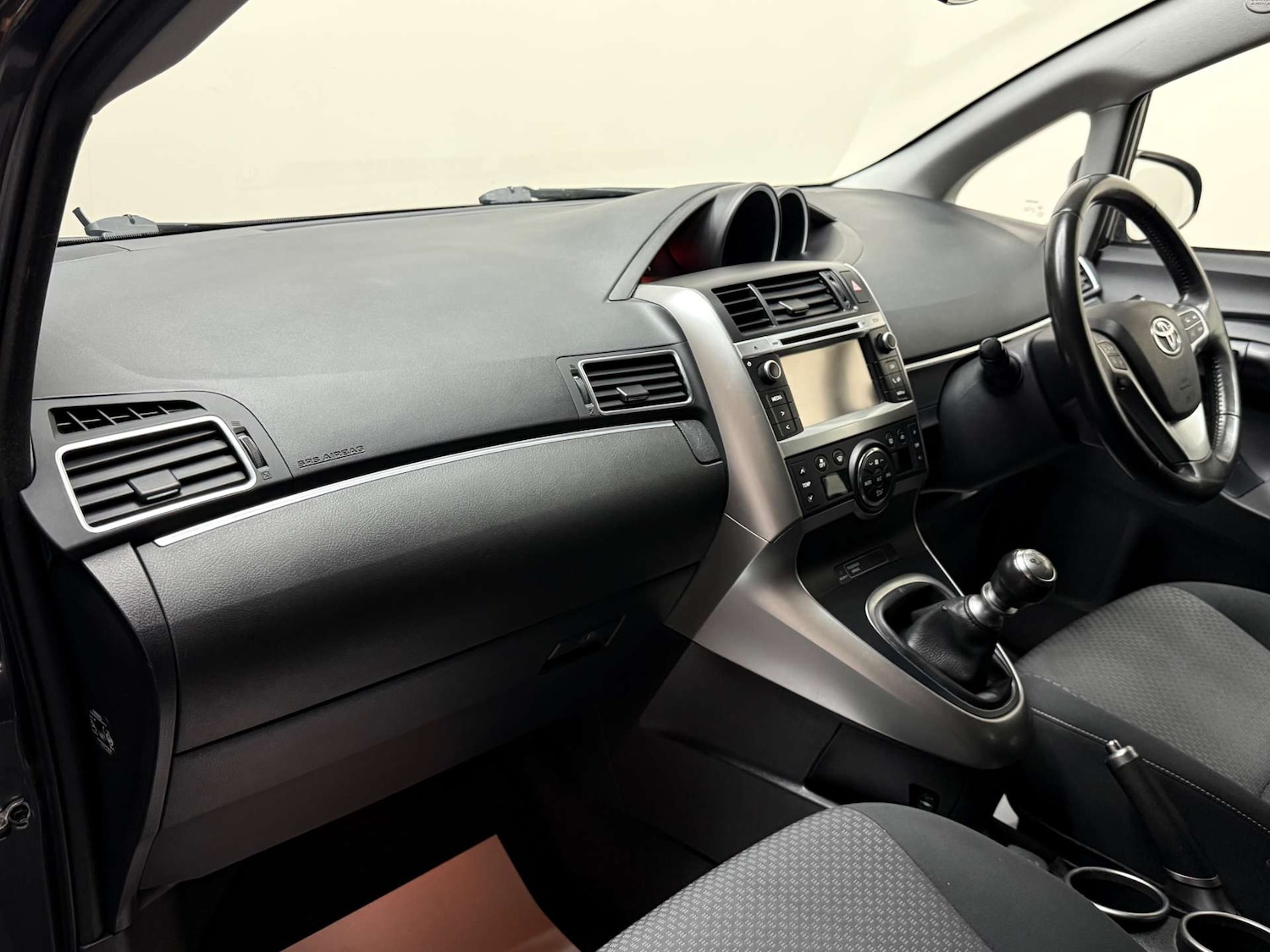 Used Toyota Verso 2013 for sale - 76263538: Photo 34