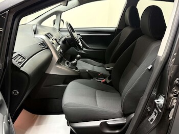 Used Toyota Verso 2013 for sale - 76263538: Photo