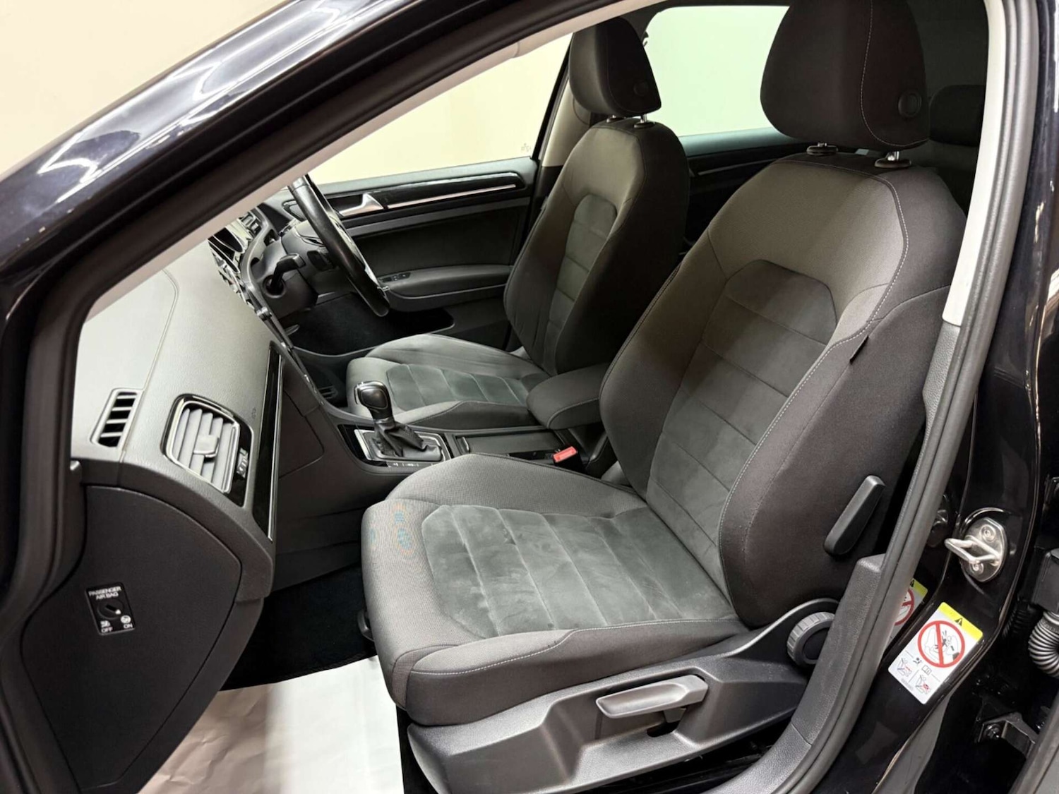 Used Volkswagen Golf 2019 for sale - 76762546: Photo 35