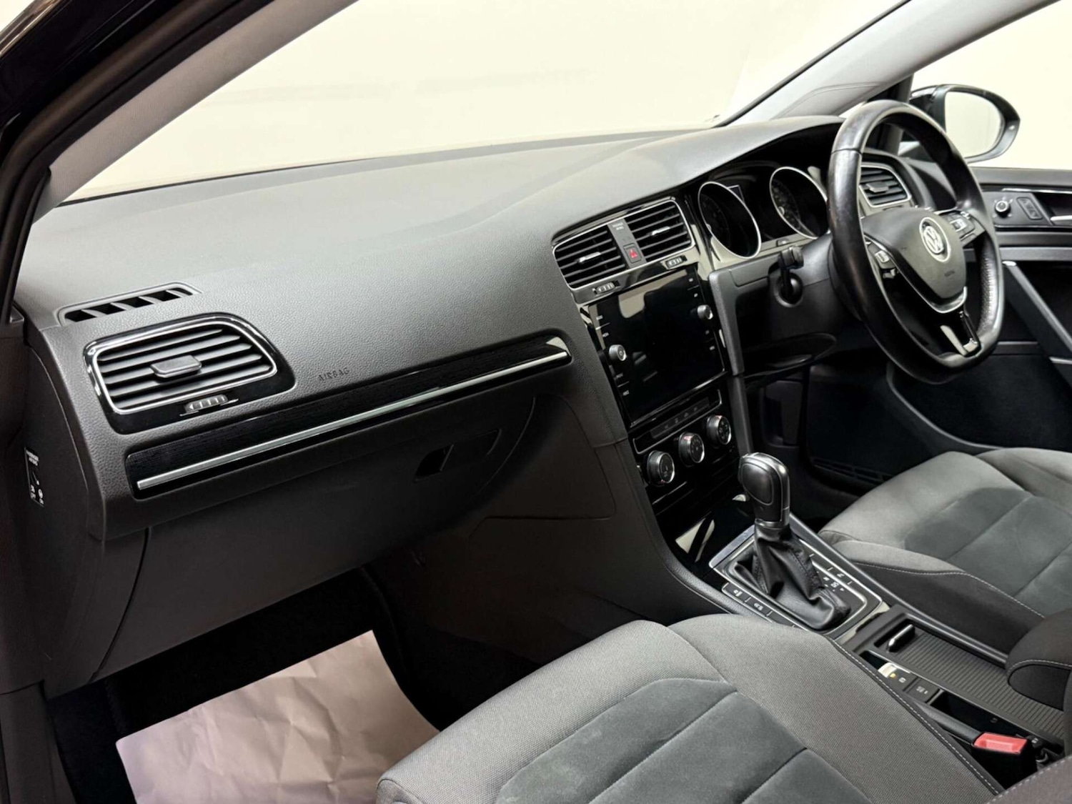 Used Volkswagen Golf 2019 for sale - 76762546: Photo 36