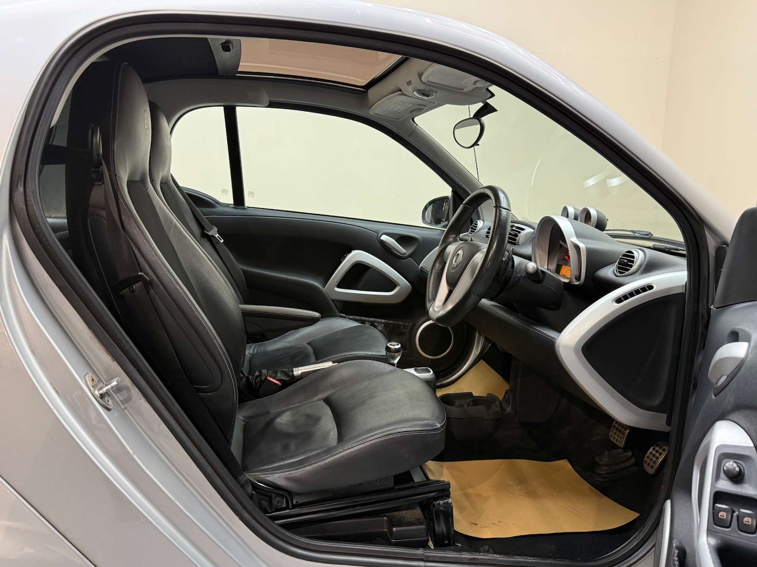 Used smart fortwo 2011 for sale - 78196754: Photo 14