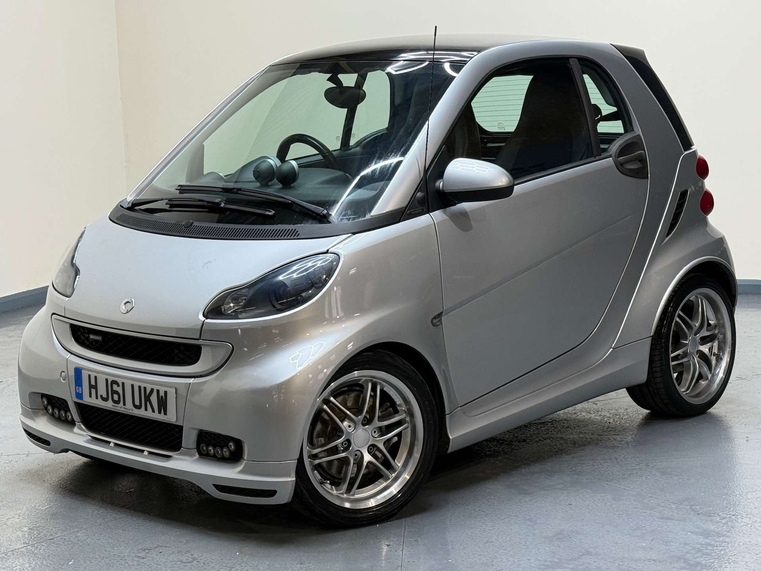 Used smart fortwo 2011 for sale - 78196754: Photo 2