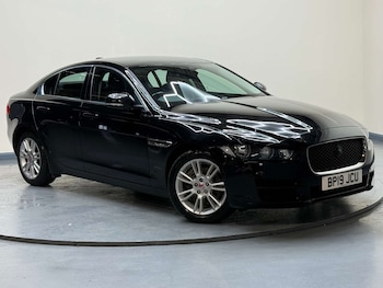 Used Jaguar XE 2019 for sale - 78267566: Photo