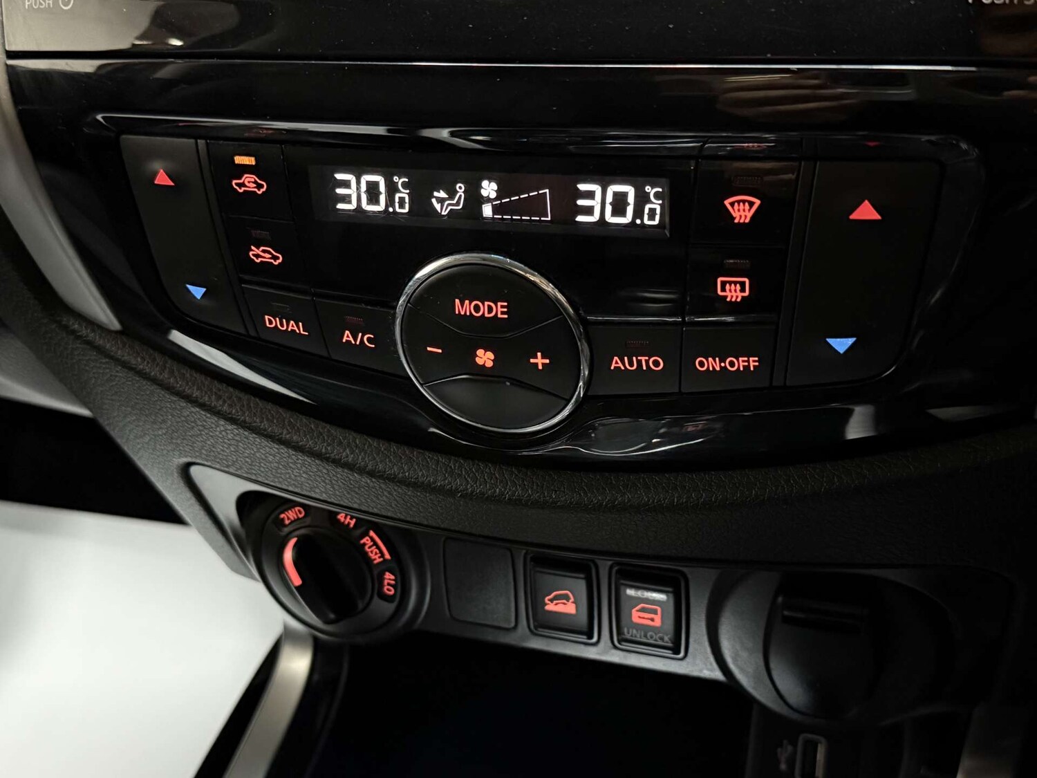 Used Nissan Navara 2021 for sale - 76600542: Photo 25