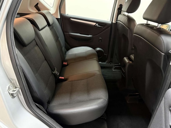 Used Mercedes-Benz A-Class 2011 for sale - 76181052: Photo 24