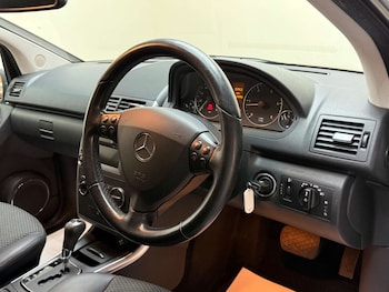 Used Mercedes-Benz A-Class 2011 for sale - 76181052: Photo