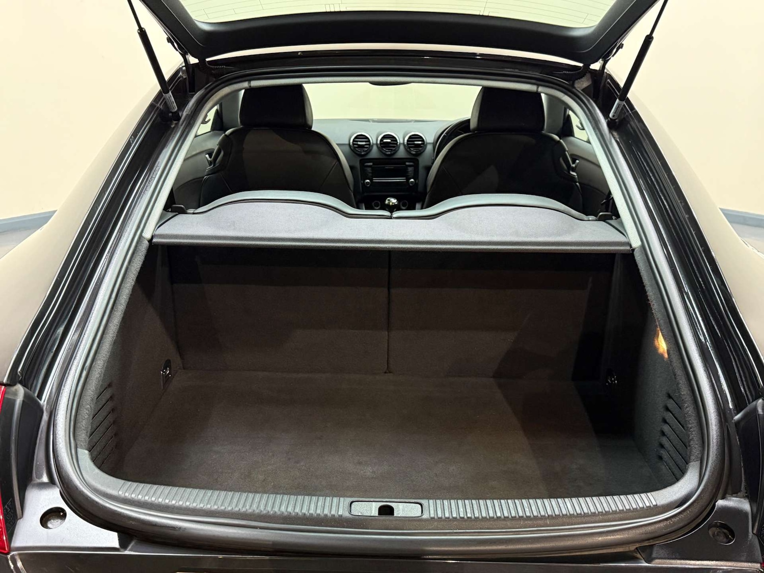 Used Audi TT 2011 for sale - 76905285: Photo 10