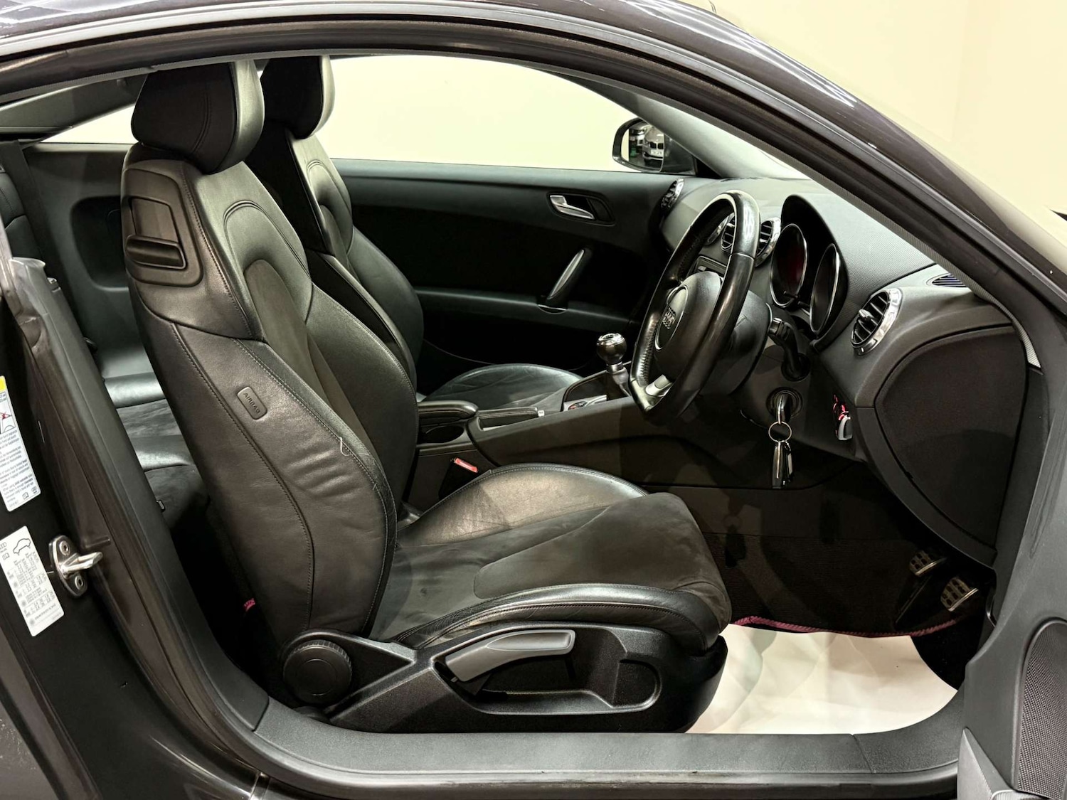 Used Audi TT 2011 for sale - 76905285: Photo 14