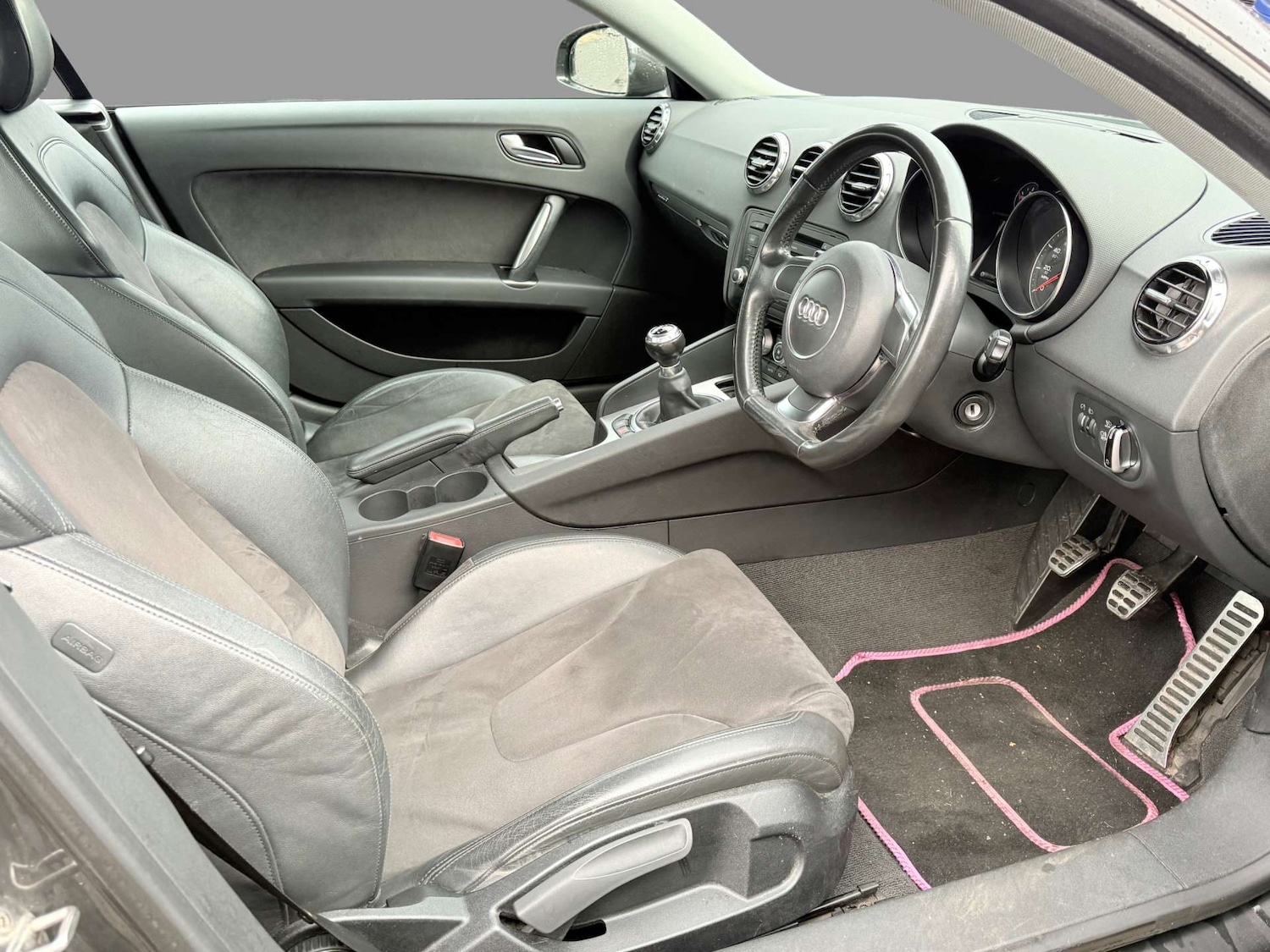 Used Audi TT 2011 for sale - 76905285: Photo 4