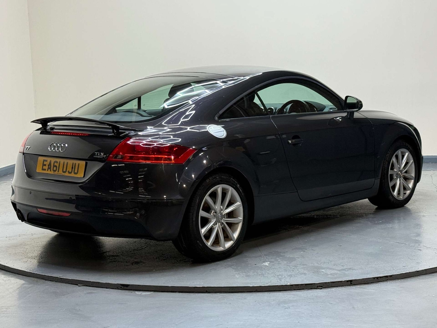 Used Audi TT 2011 for sale - 76905285: Photo 6