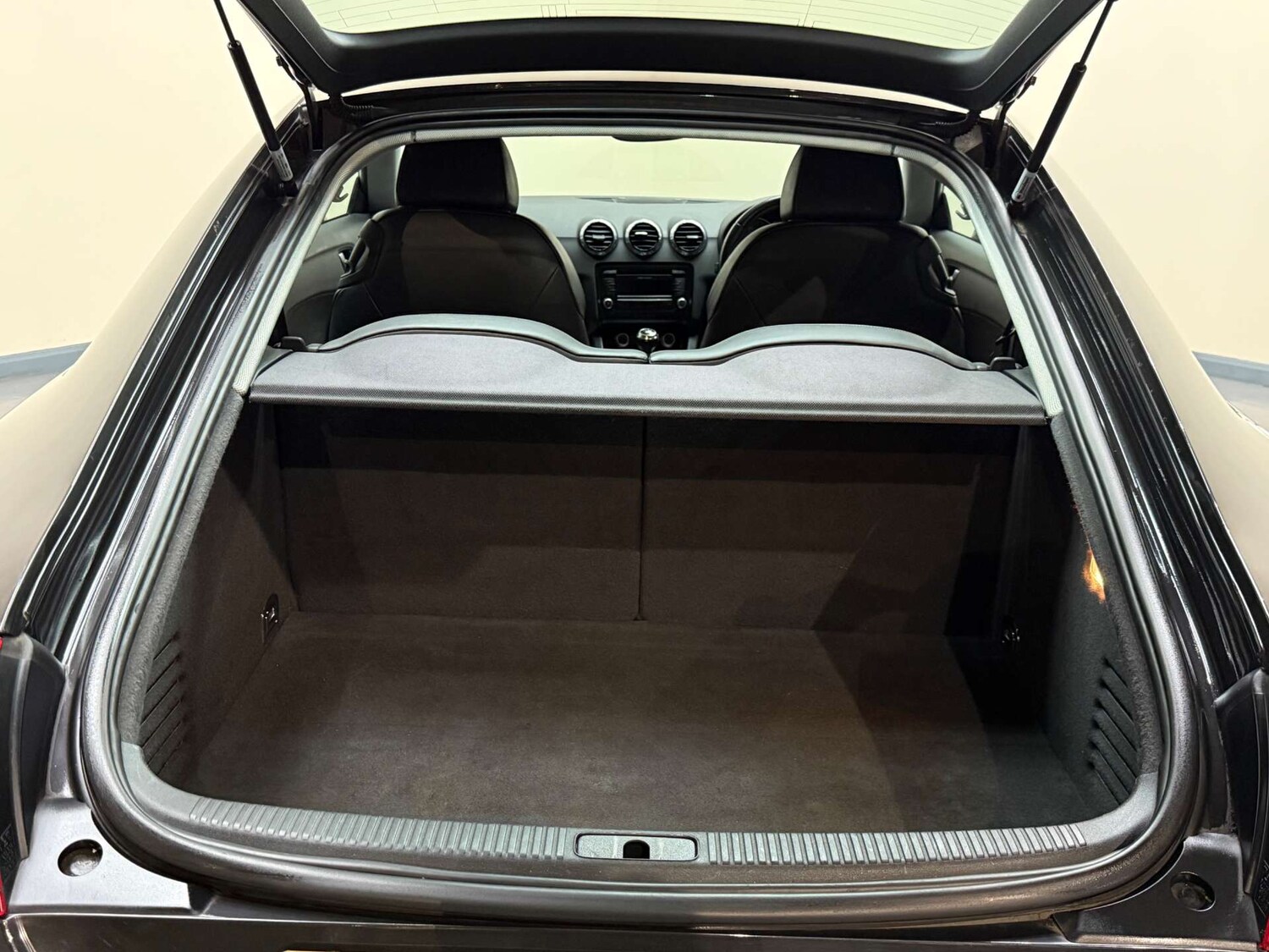 Used Audi TT 2011 for sale - 76905285: Photo 60