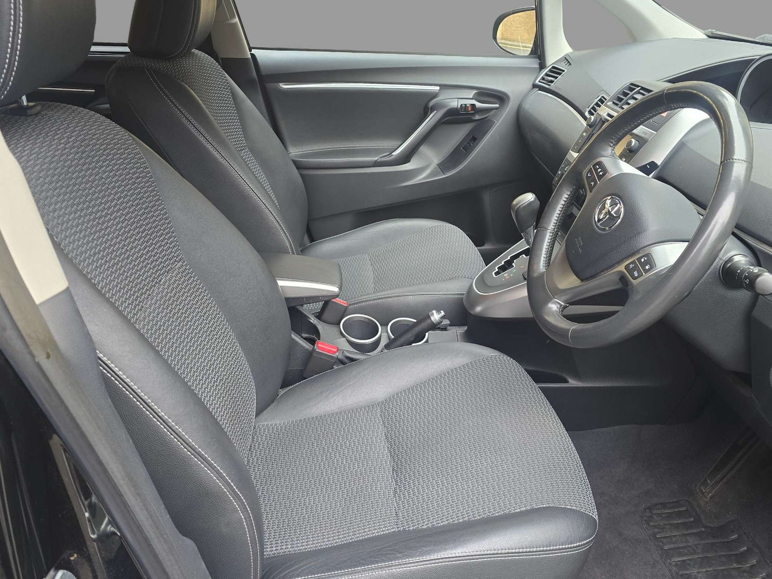 Used Toyota Verso 2013 for sale - 77022303: Photo 12