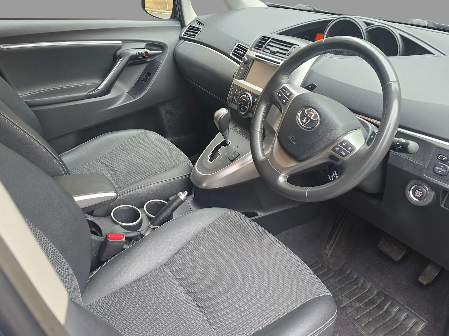 Used Toyota Verso 2013 for sale - 77022303: Photo 13