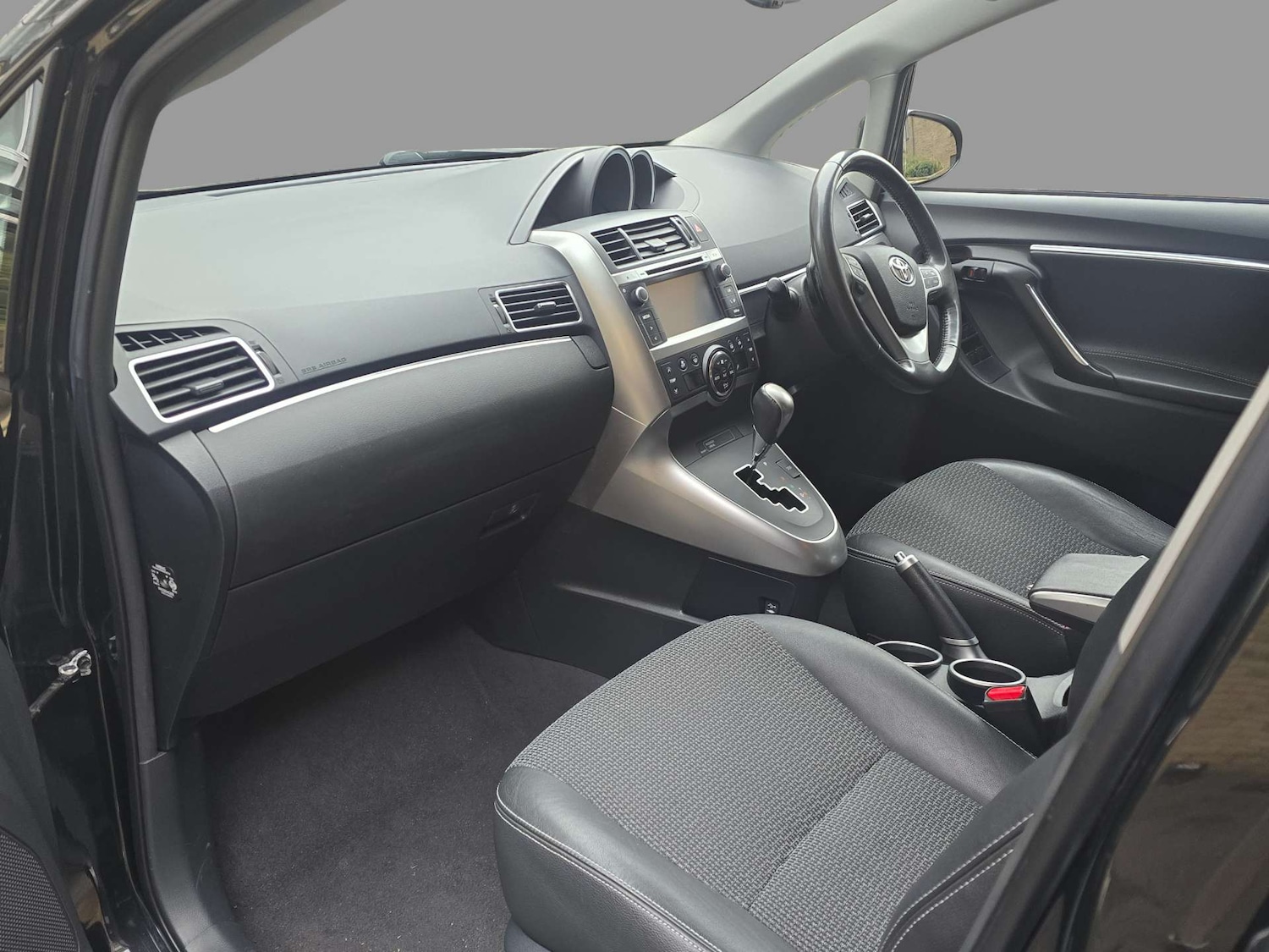 Used Toyota Verso 2013 for sale - 77022303: Photo 9