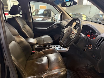 Used Nissan Navara 2014 for sale - 77946387: Photo