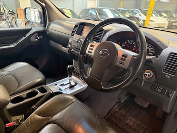 Used Nissan Navara 2014 for sale - 77946387: Photo