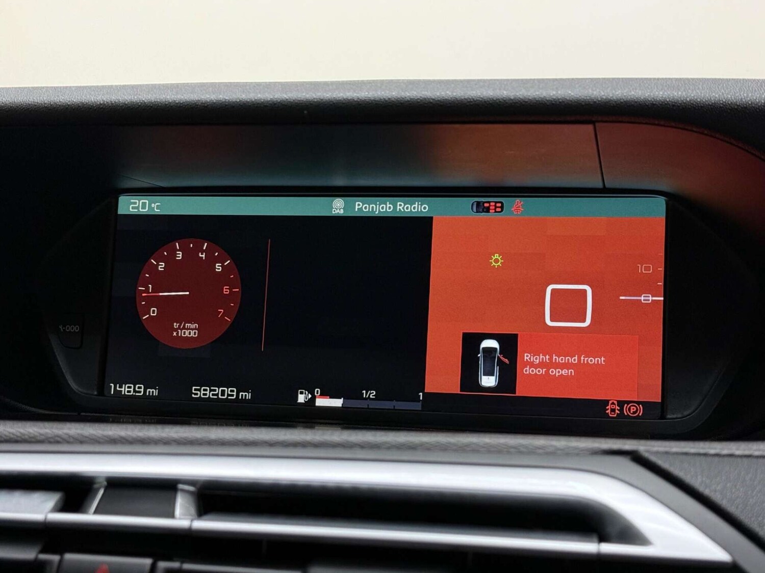 Used Citroen C4 Grand Picasso 2017 for sale - 76602058: Photo 19