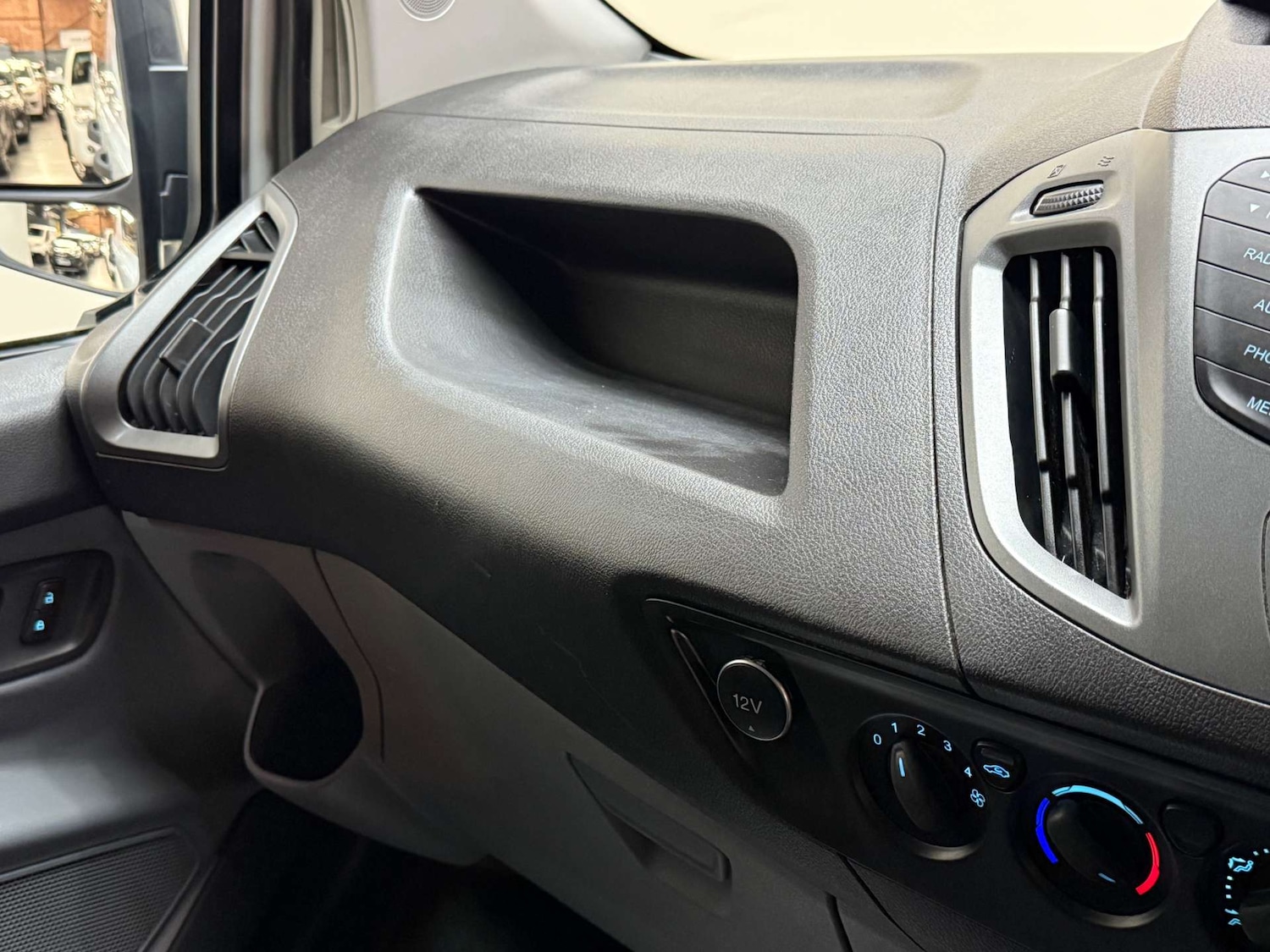 Used Ford Transit Custom 2017 for sale - 76263526: Photo 25