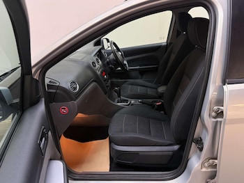 Used Ford Focus 2010 for sale - 78908924: Photo