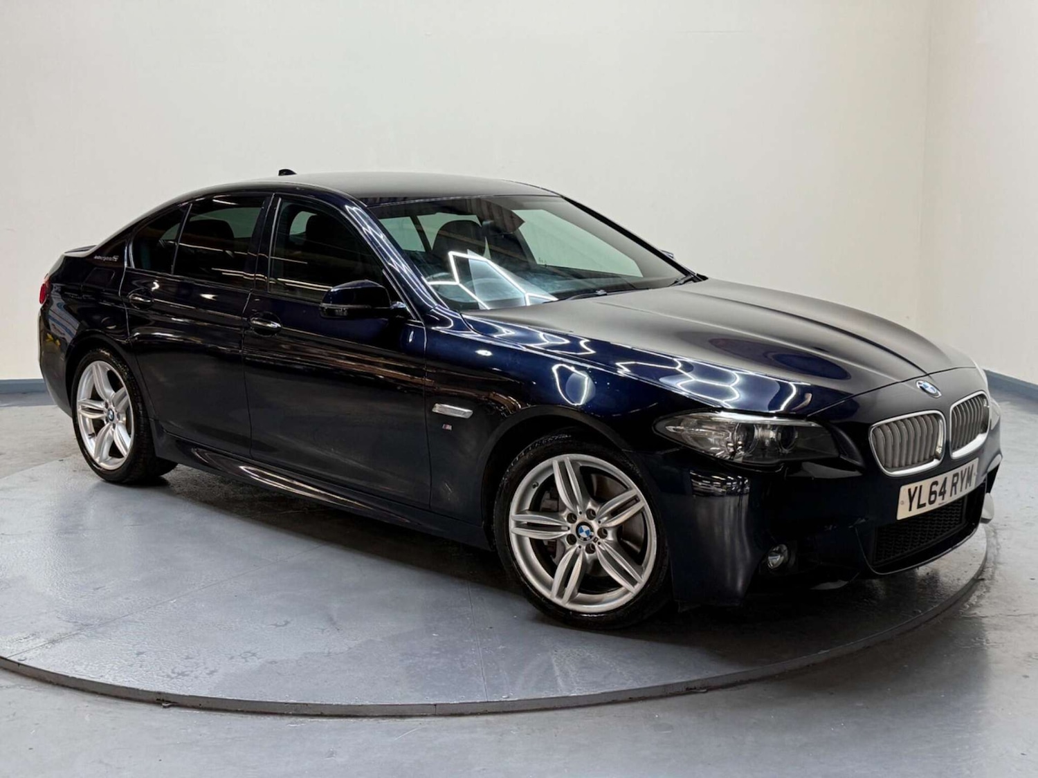 Used BMW 5 Series 2015 for sale - 76363608: Photo 1