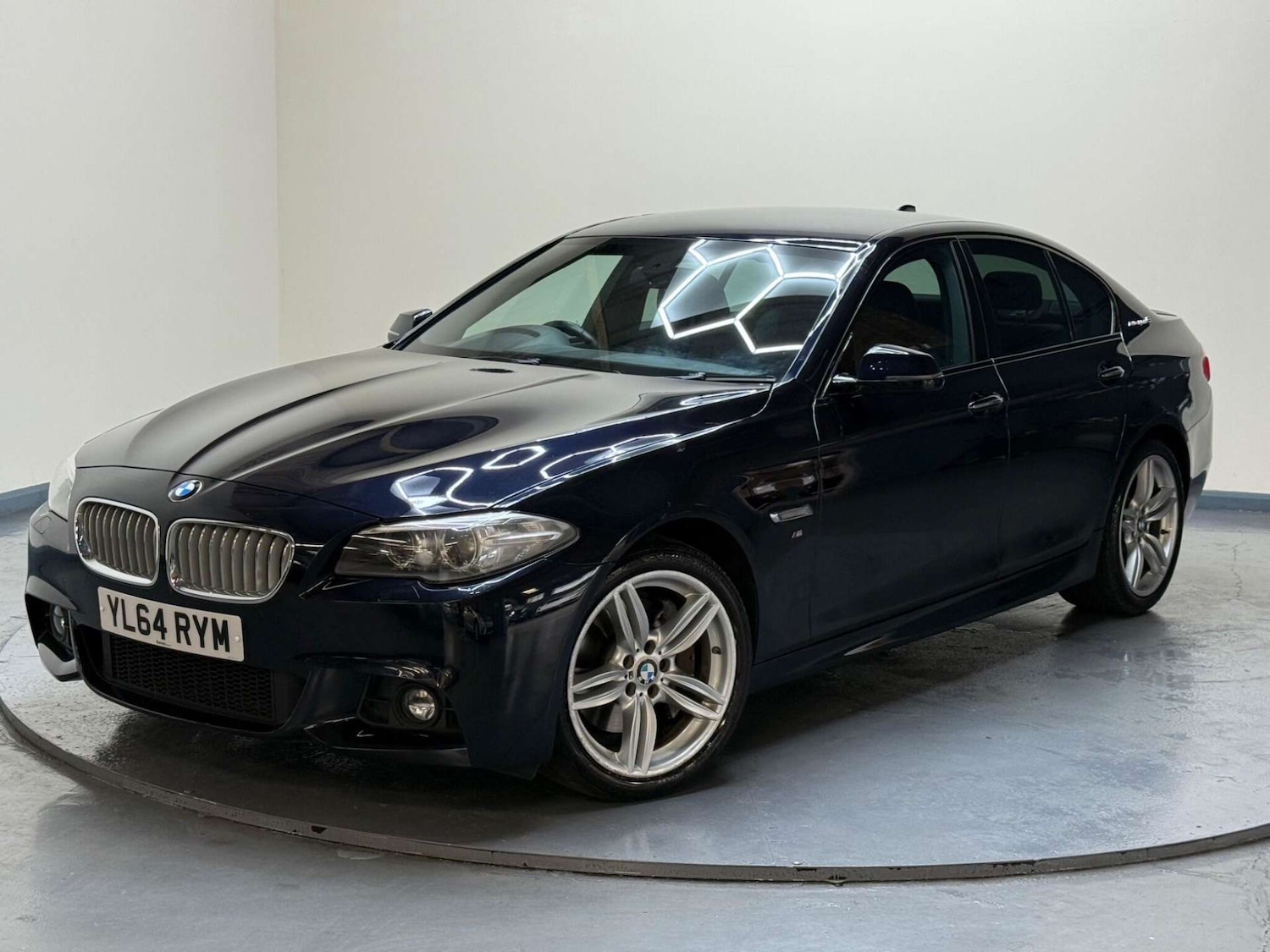 Used BMW 5 Series 2015 for sale - 76363608: Photo 2