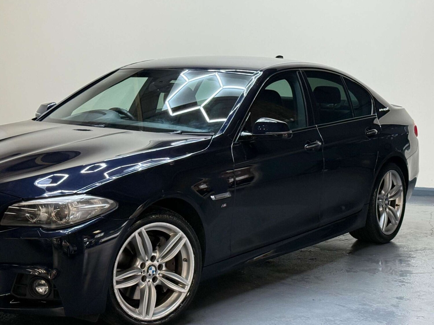 Used BMW 5 Series 2015 for sale - 76363608: Photo 56