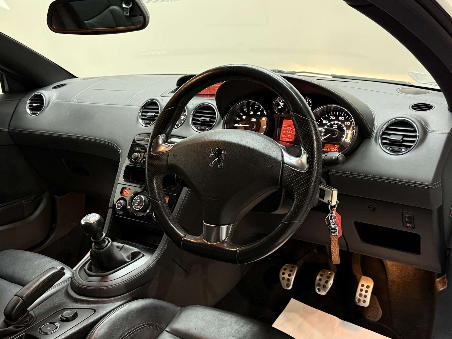 Used Peugeot RCZ 2011 for sale - 77234087: Photo 15