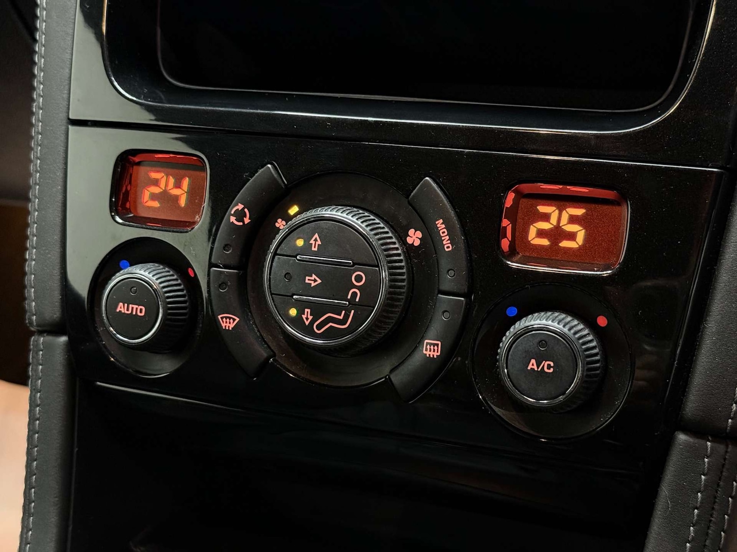 Used Peugeot RCZ 2011 for sale - 77234087: Photo 19