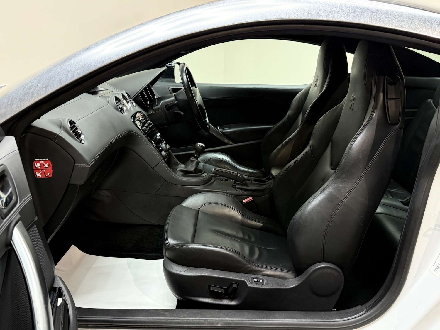 Used Peugeot RCZ 2011 for sale - 77234087: Photo 28