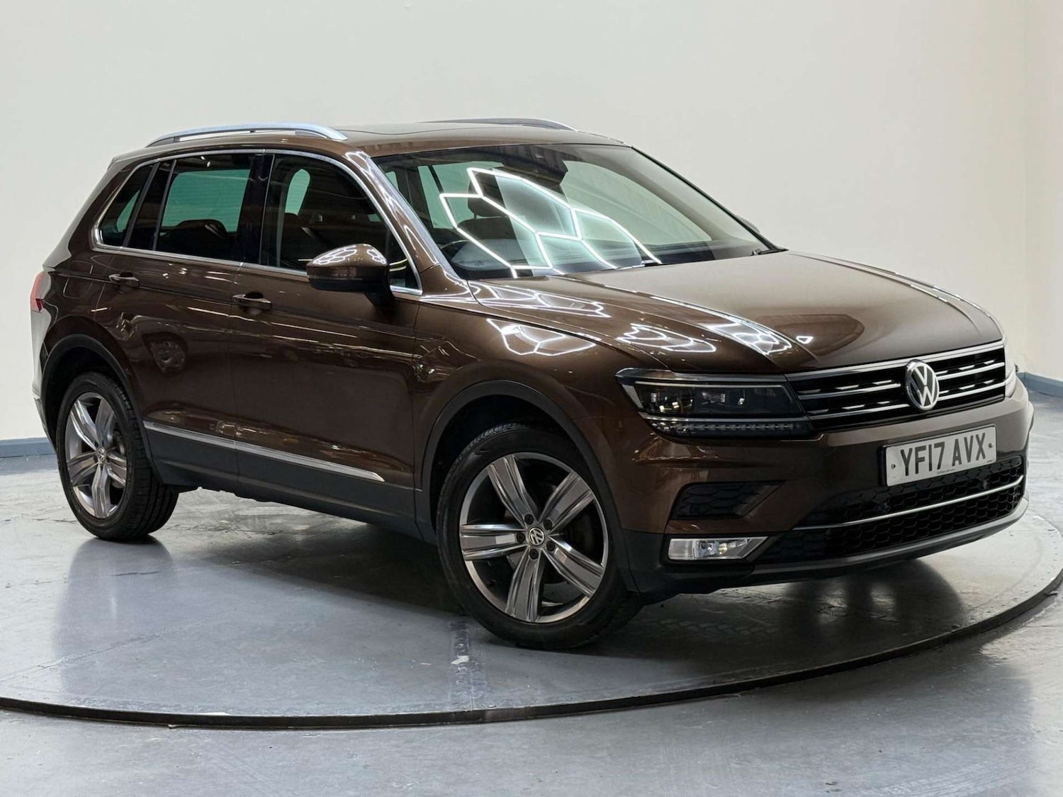 Used Volkswagen Tiguan 2017 for sale - 76363698: Photo 1