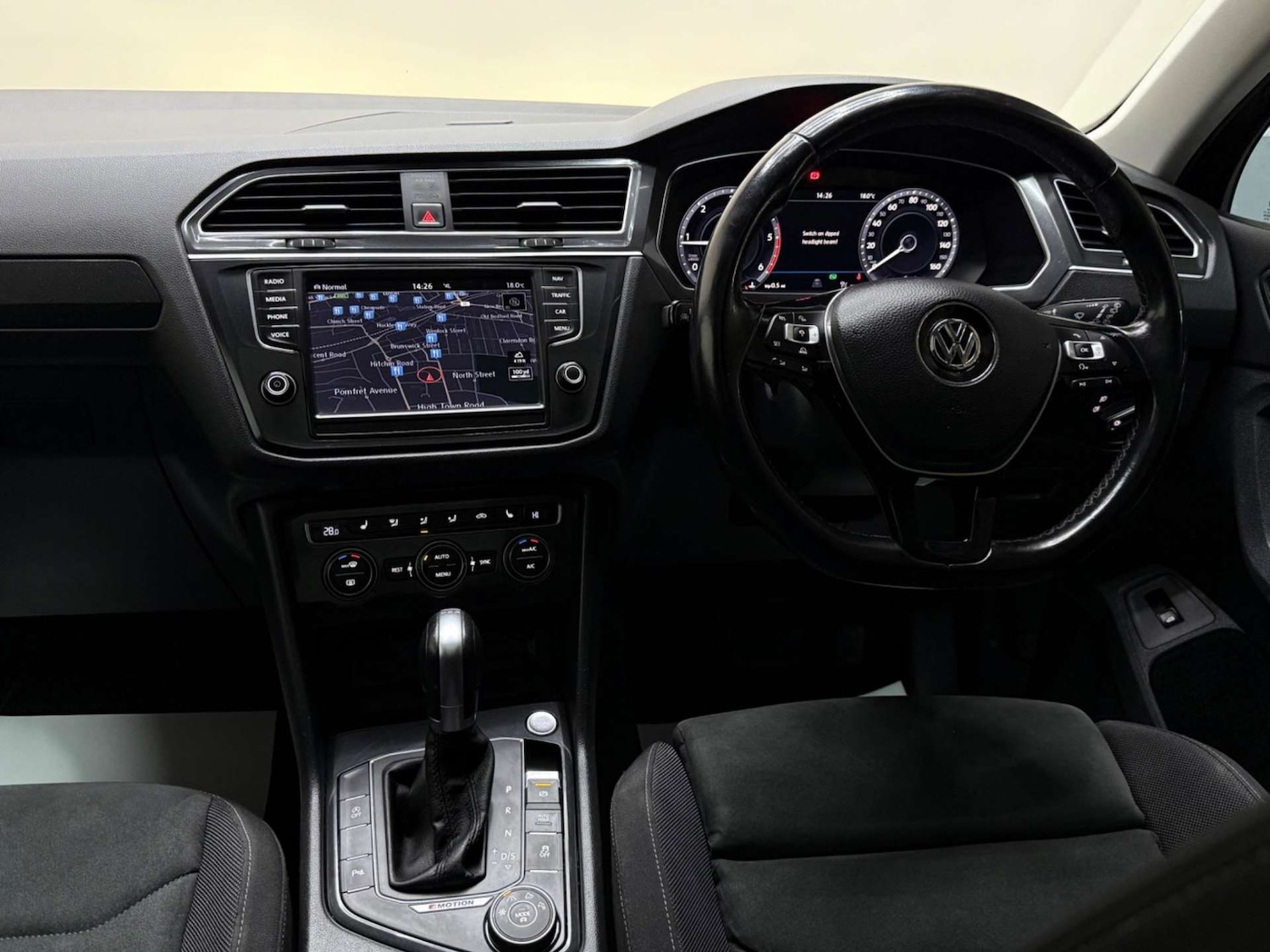 Used Volkswagen Tiguan 2017 for sale - 76363698: Photo 65