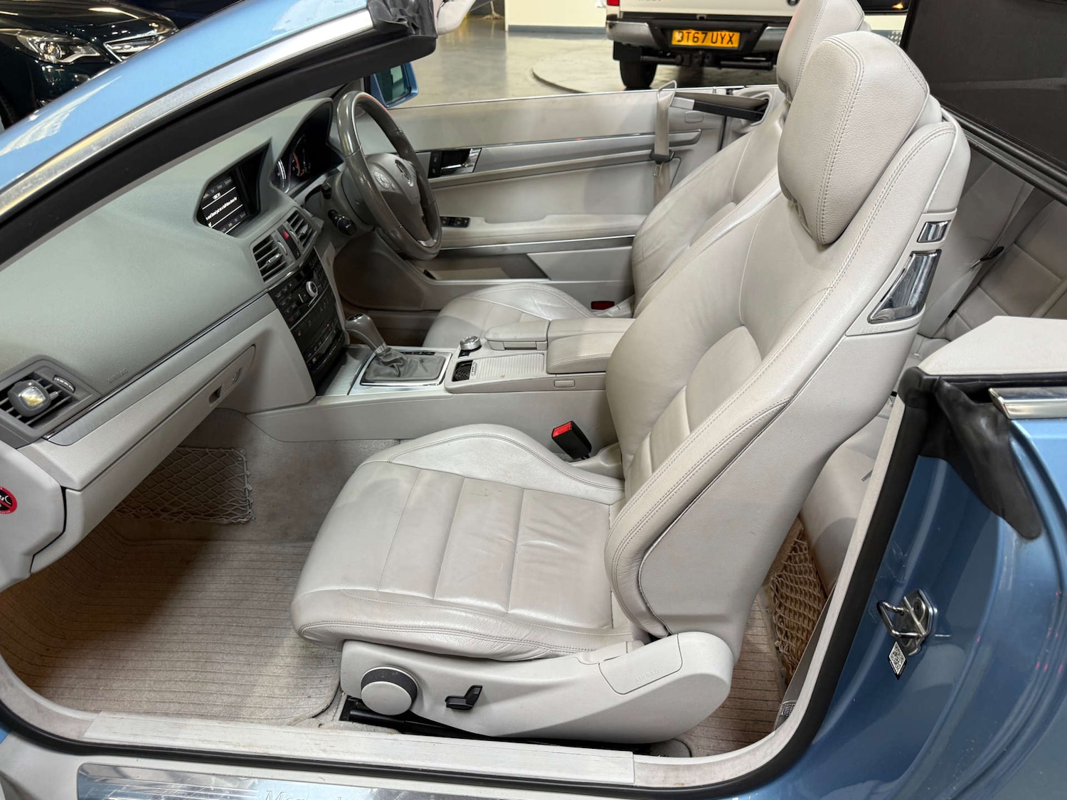 Used Mercedes-Benz E Class 2011 for sale - 77931932: Photo 8