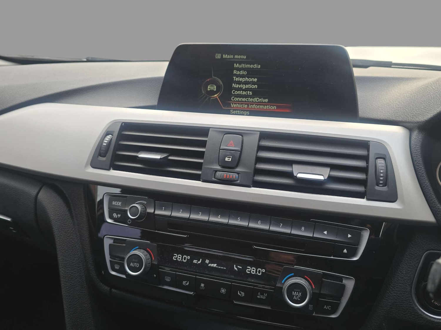 Used BMW 3 Series 2017 for sale - 76637984: Photo 10