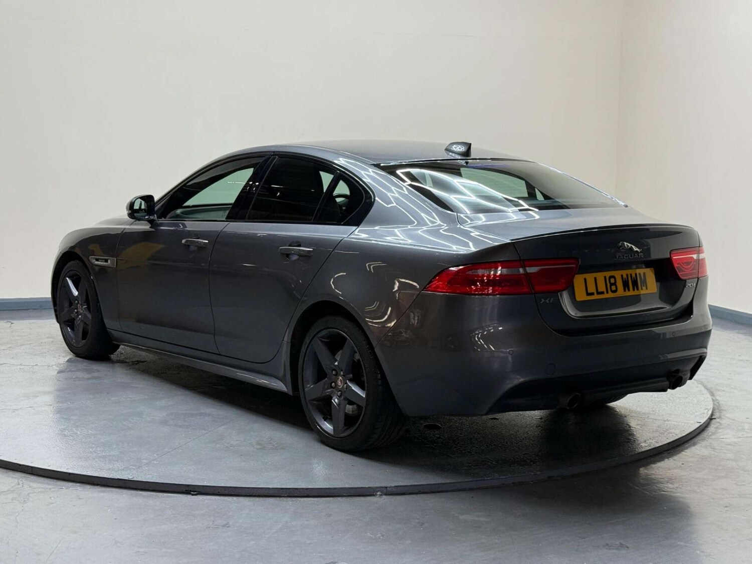 Used Jaguar XE 2018 for sale - 76181029: Photo 40