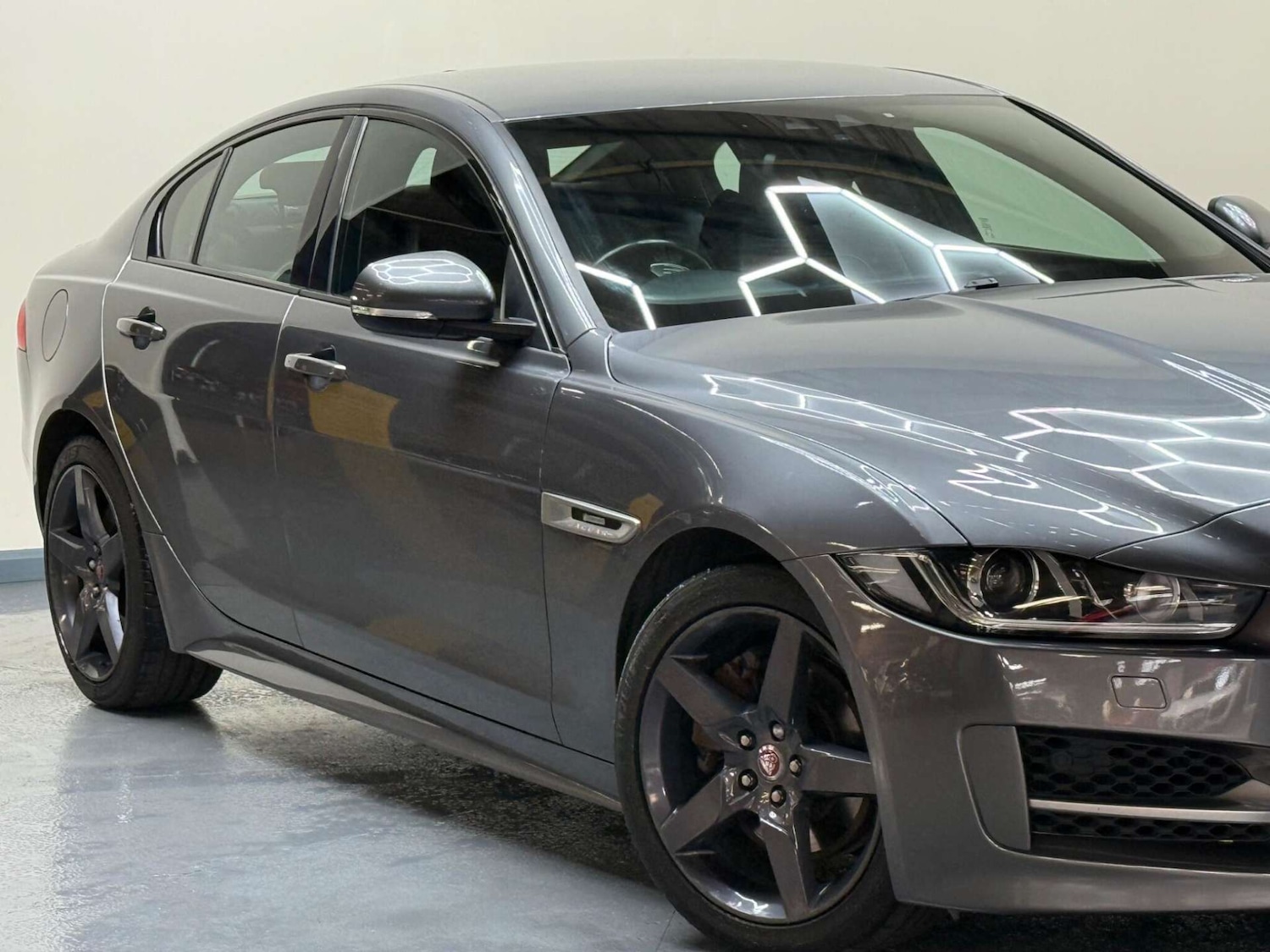 Used Jaguar XE 2018 for sale - 76181029: Photo 65