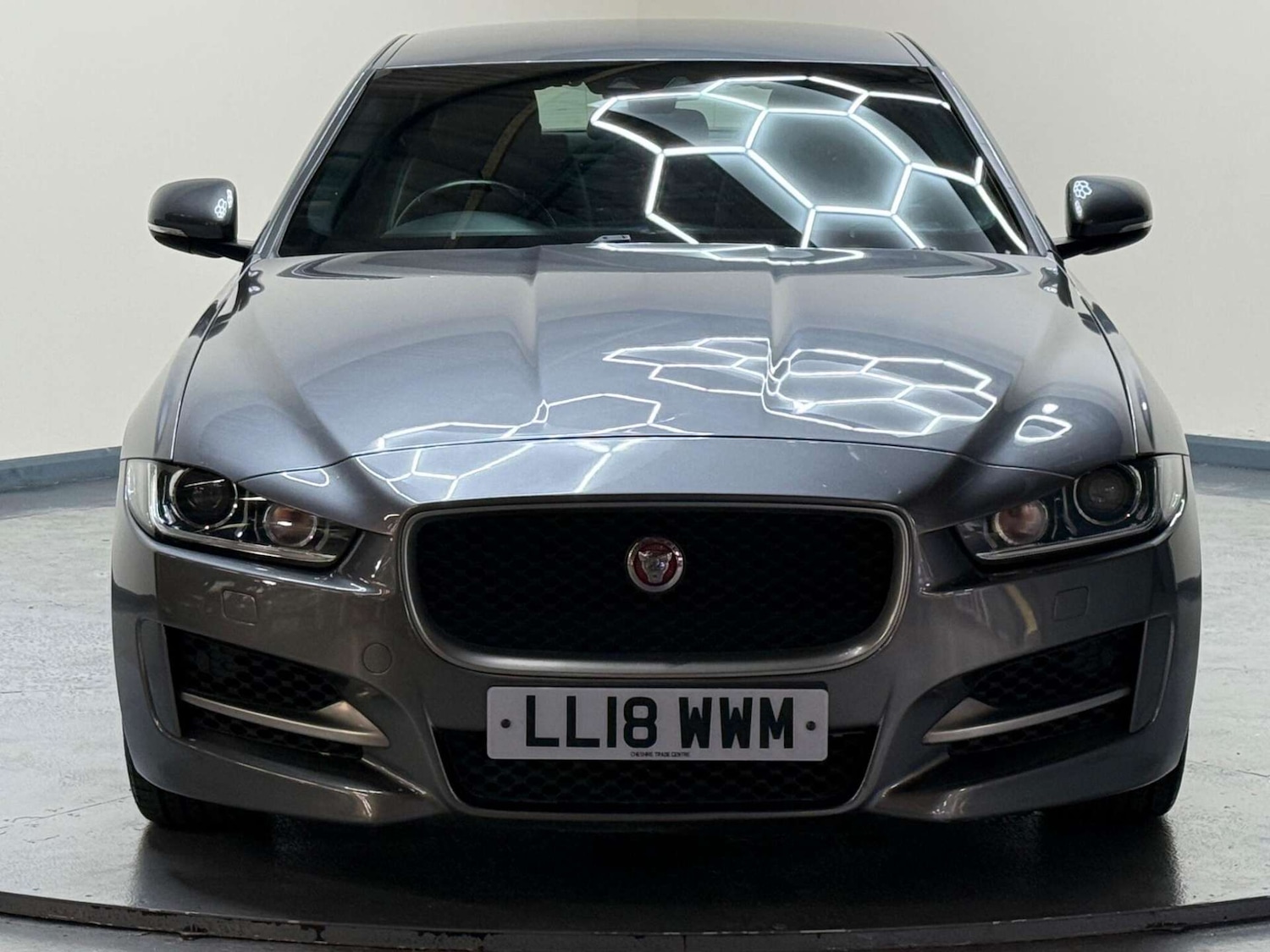 Used Jaguar XE 2018 for sale - 76181029: Photo 8