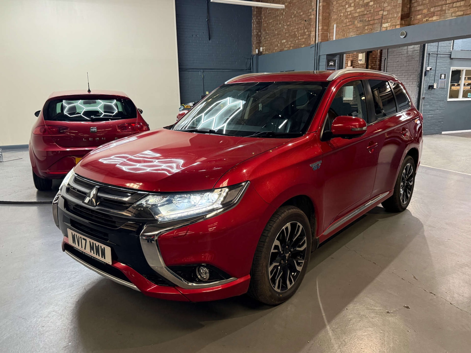 Used Mitsubishi Outlander 2017 for sale - 78145500: Photo 2