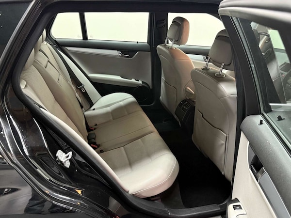Used Mercedes-Benz C Class 2010 for sale - 76180995: Photo 25
