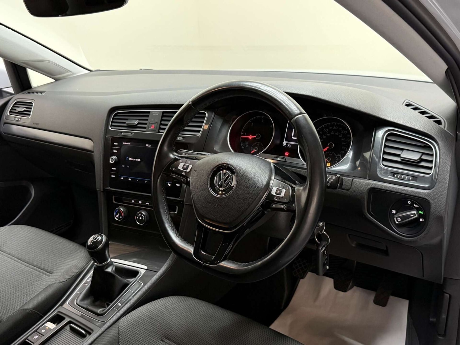 Used Volkswagen Golf 2017 for sale - 76181037: Photo 16