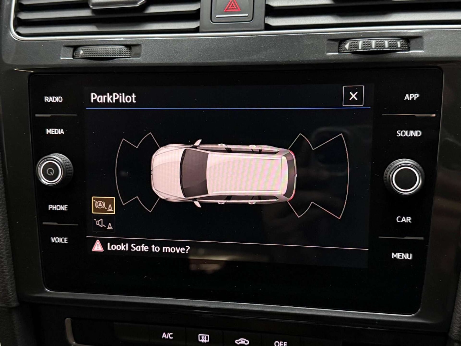 Used Volkswagen Golf 2017 for sale - 76181037: Photo 20