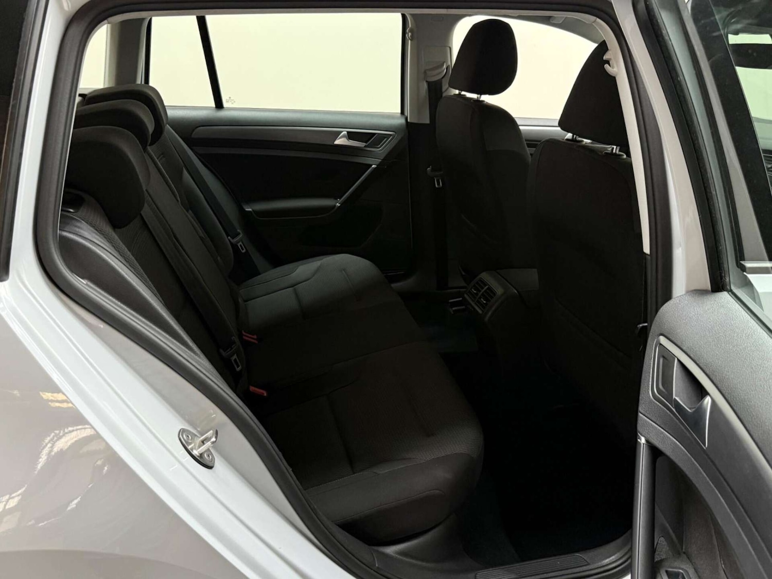 Used Volkswagen Golf 2017 for sale - 76181037: Photo 25