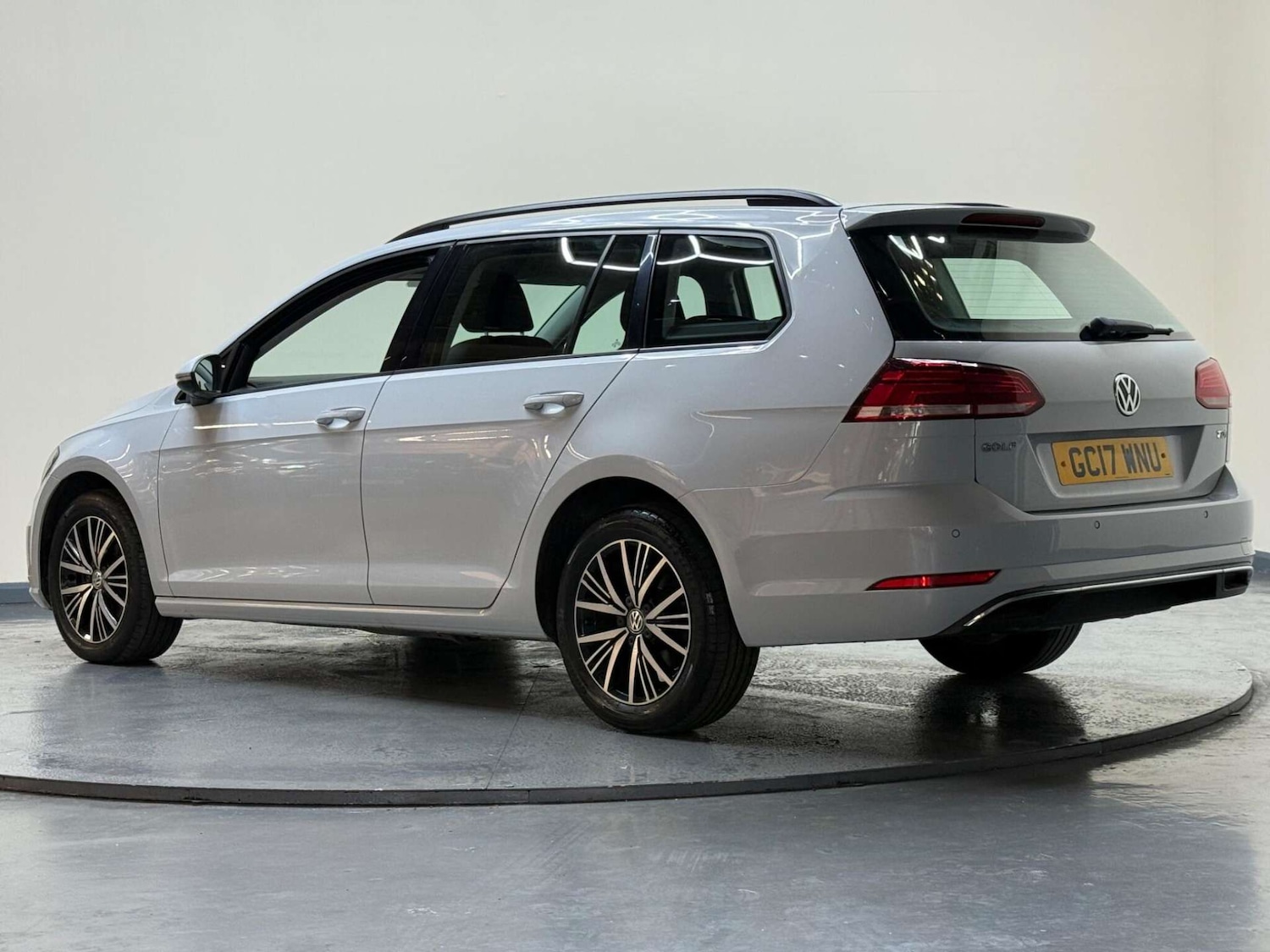 Used Volkswagen Golf 2017 for sale - 76181037: Photo 28