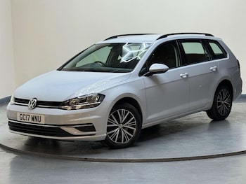 Used Volkswagen Golf 2017 for sale - 76181037: Photo 2