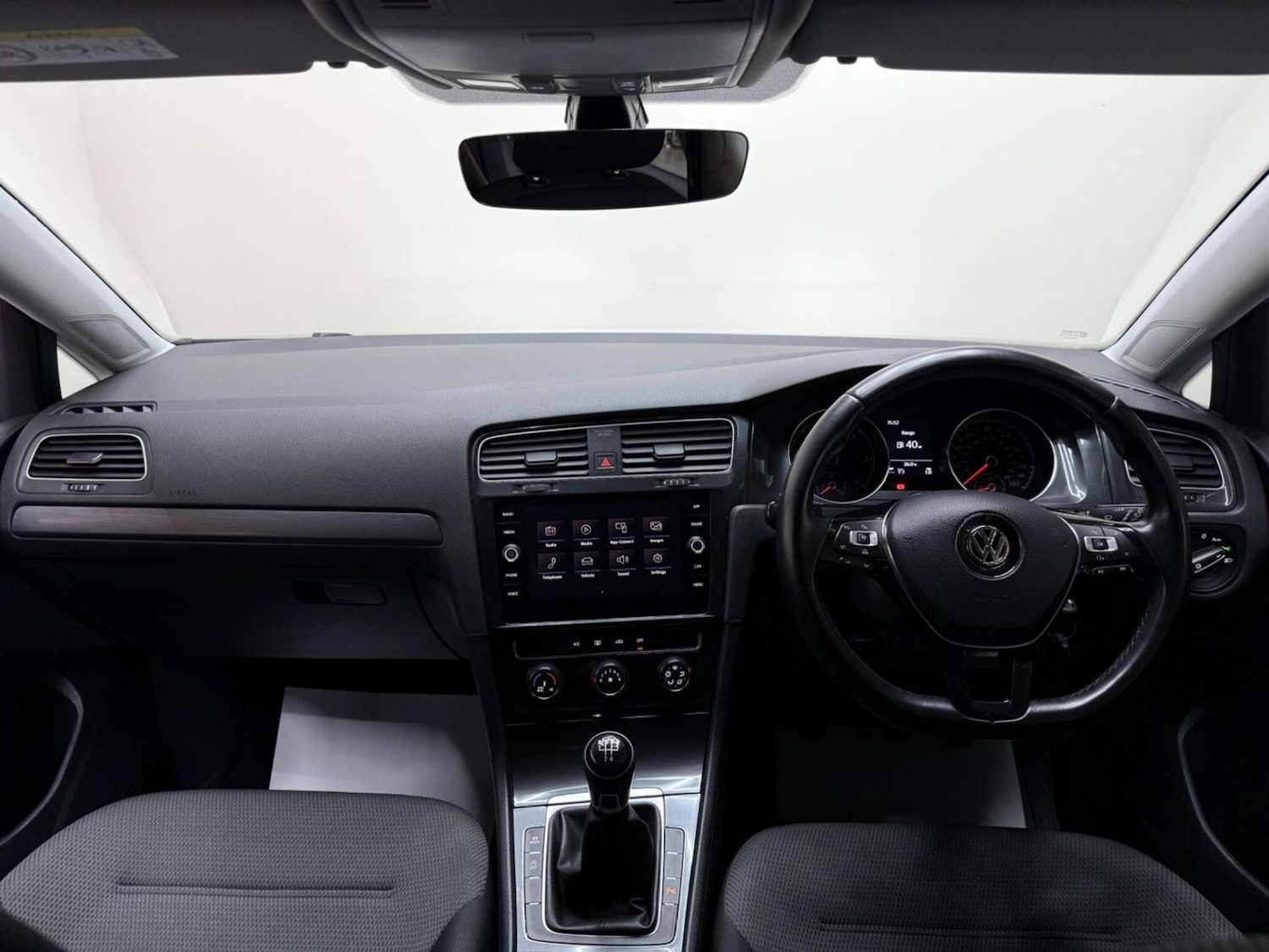 Used Volkswagen Golf 2017 for sale - 76181037: Photo 3