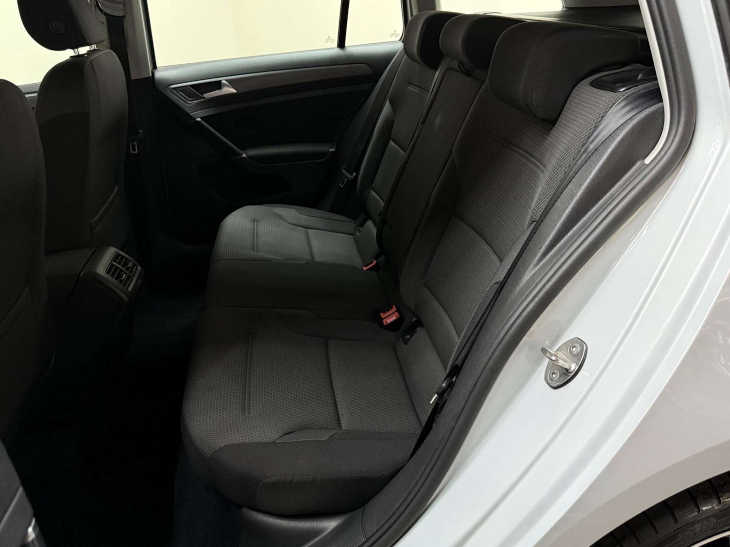 Used Volkswagen Golf 2017 for sale - 76181037: Photo 33