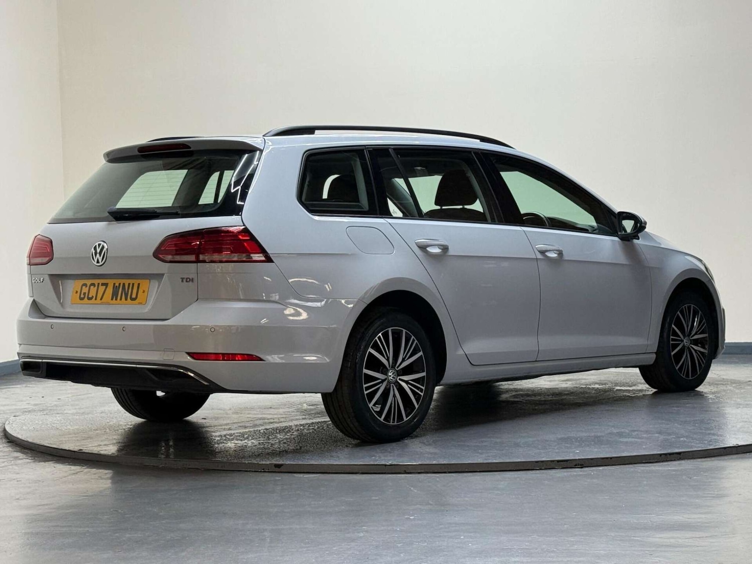 Used Volkswagen Golf 2017 for sale - 76181037: Photo 38