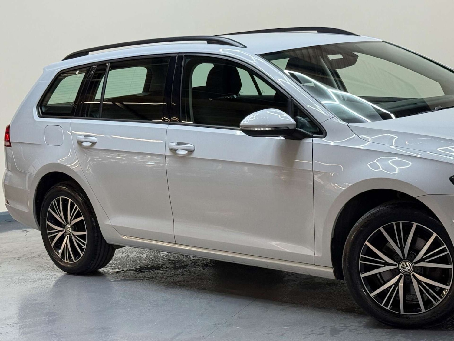 Used Volkswagen Golf 2017 for sale - 76181037: Photo 52