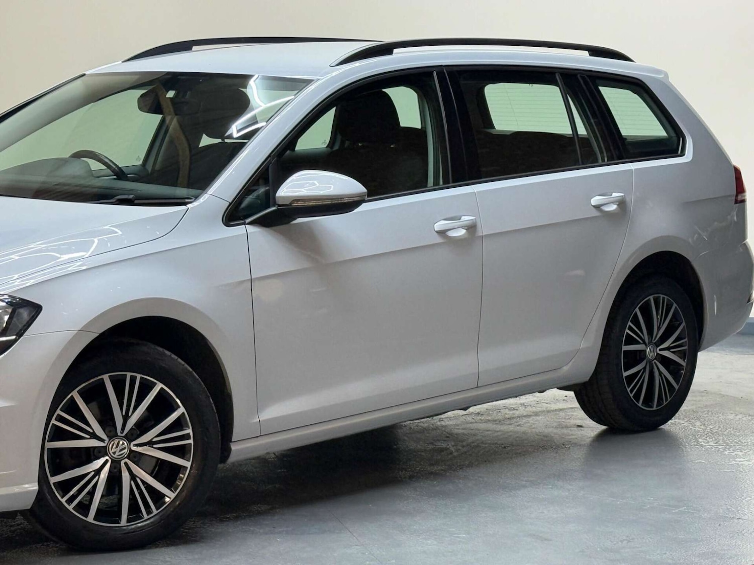 Used Volkswagen Golf 2017 for sale - 76181037: Photo 54