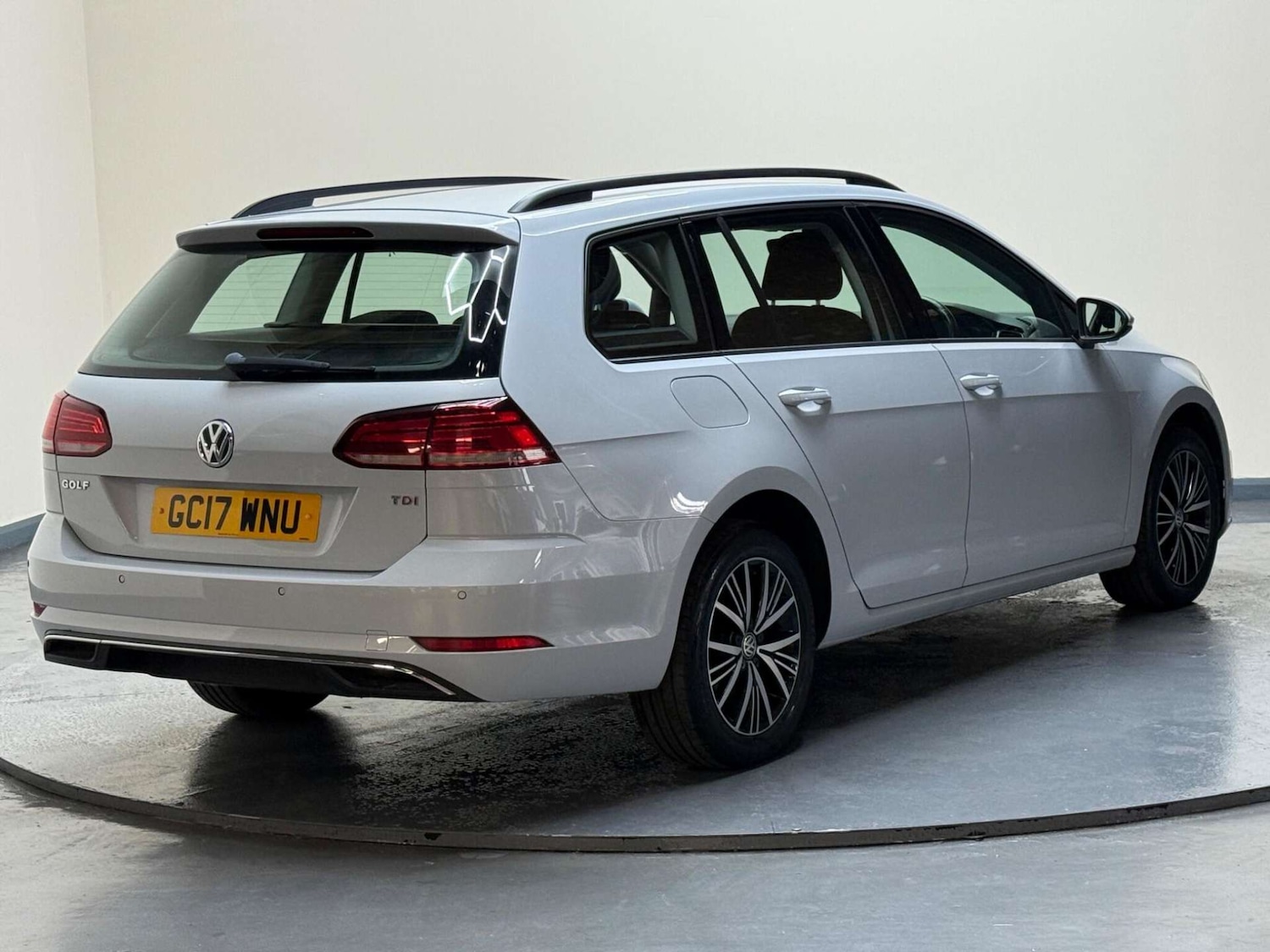 Used Volkswagen Golf 2017 for sale - 76181037: Photo 6