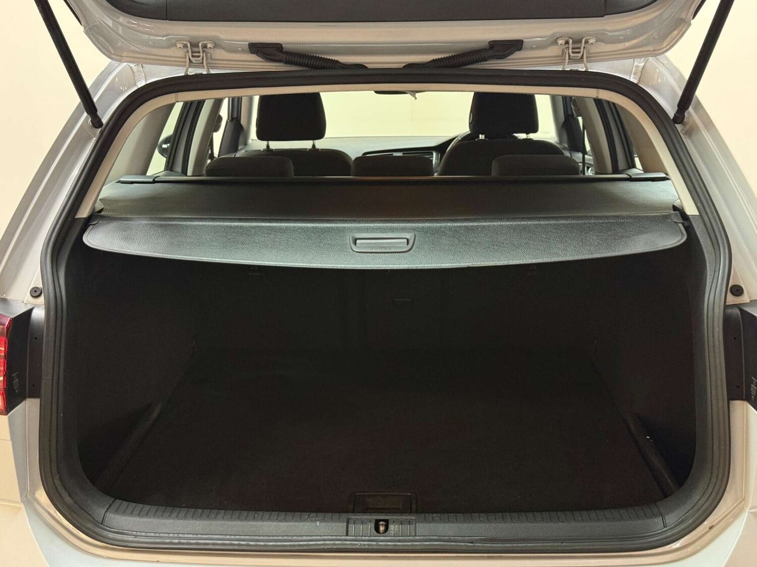 Used Volkswagen Golf 2017 for sale - 76181037: Photo 61